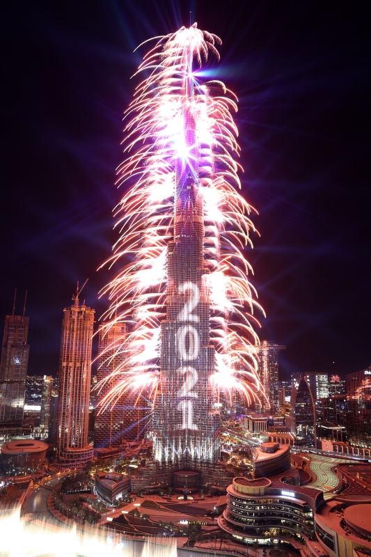  أكبر تدفق على دبي منذ الجائحة| مشاركة السياح باحتفالات رأس السنة تبشر بعودة قوية